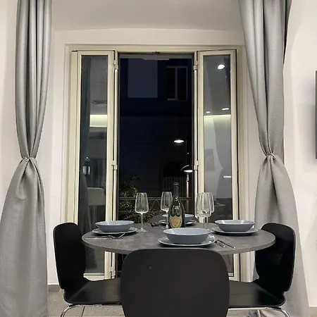 The Jungle * 나폴리